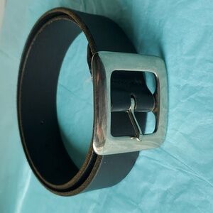 Gap Belt - black genuine english bridle leather w/ 7 holes, square solid buckle.